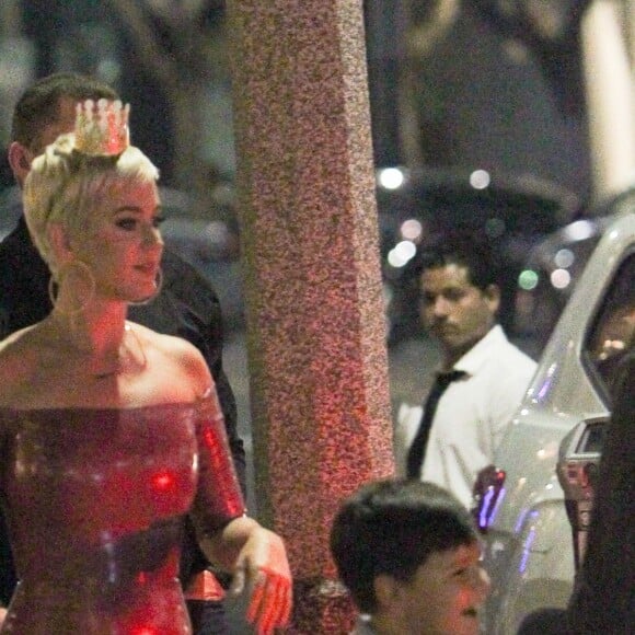 Katy Perry fête son anniversaire au Barton G Restaurant ! West Hollywood, Los Angeles, le 25 octobre 2018, avec Orlando Bloom et son fils Flynn.