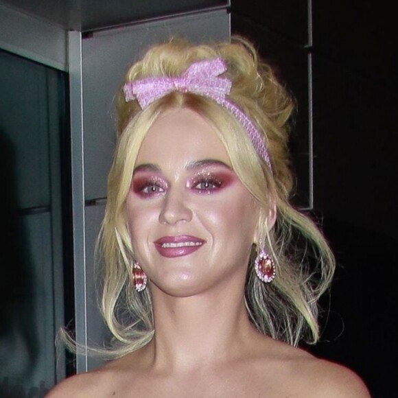 Katy Perry arrive à une soirée caritative contre le cancer au Zeigfeld Theatre à New York, le 11 octobre 2018.
