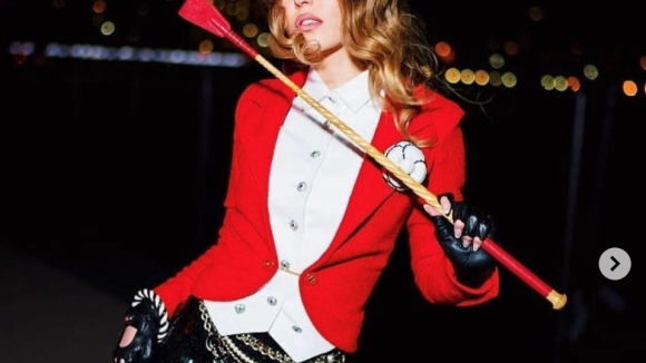 Lily-Rose Depp : Maîtresse de cirque sexy pour Halloween !