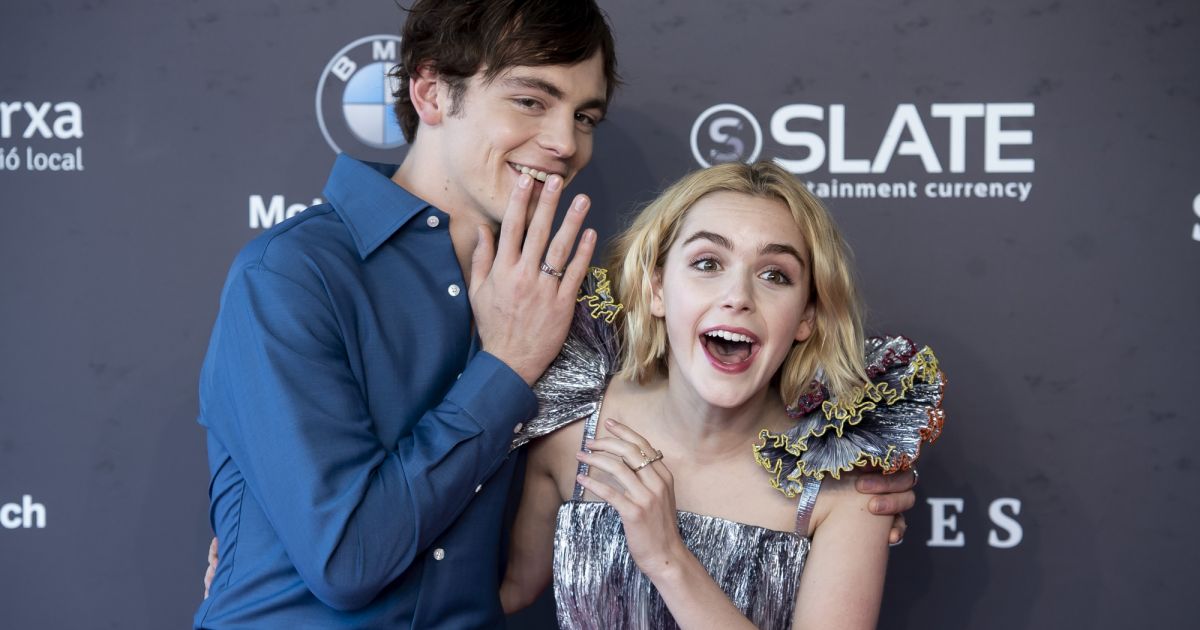 Kiernan Shipka Films Et Programmes Tv Ross Lynch et Kiernan Shipka à la première de la série Netflix Les