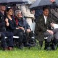 Le prince Harry, duc de Sussex, et Meghan Markle, duchesse de Sussex, assistent à l'inauguration d'un site de 20 hectares pour The Queen's Commonwealth Canopy à Auckland, Nouvelle-Zélande, le 30 octobre 2018. Après avoir dévoilé la plaque, ils ont participé à un lancé de bottes avec des écoliers de la région.