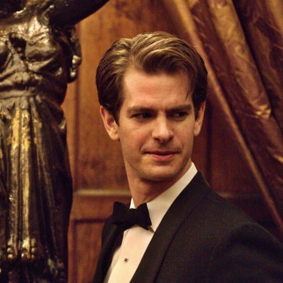 Andrew Garfield dans le film Breathe, d'Andy Serkis.