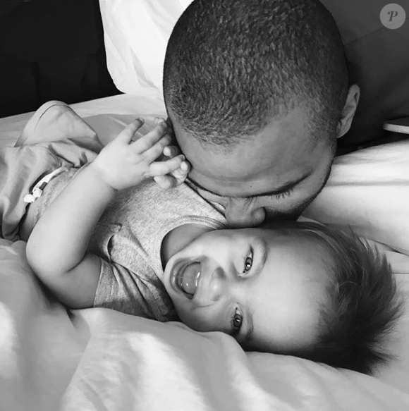 Tony Parker avec ses fils Liam. Photo publiée sur Instagram en juillet 2017.