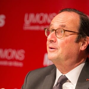 Exclusif - L'ancien président français François Hollande en visite en Belgique, à Mons, lors d'une dédicace de son livre " Les leçons du pouvoir " et d'une conférence devant 800 personnes à l'université de Mons ( UMons ), à Mons, Belgique, le 30 octobre 2018.