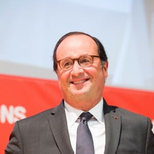 Exclusif - L'ancien président français François Hollande en visite en Belgique, à Mons, lors d'une dédicace de son livre " Les leçons du pouvoir " et d'une conférence devant 800 personnes à l'université de Mons ( UMons ), à Mons, Belgique, le 30 octobre 2018.