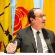 L'ancien président français François Hollande lors d'une visite en Belgique, à Mons, rencontre le bourgmestre ( Maire ) sortant de Mons Elio Di Rupo, lors d'une dédicace de son livre " Les leçons du pouvoir " et d'un déjeuner conférence à Mons, Belgique, le 30 octobre 2018.