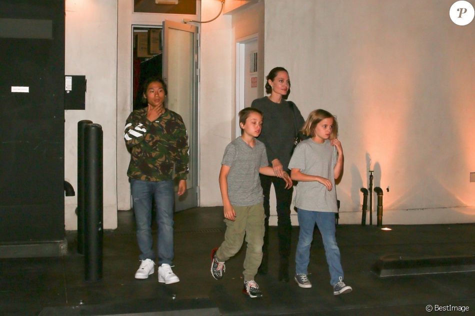 Exclusif - Angelina Jolie est allée diner avec ses enfants Shiloh