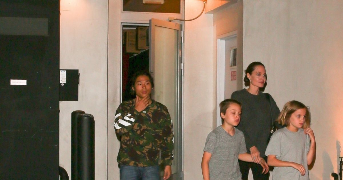 Exclusif - Angelina Jolie est allée diner avec ses enfants Shiloh