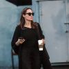 Exclusif - Angelina Jolie emmène sa fille Vivienne à son cours de karaté à Los Angeles le 15 octobre 2018.