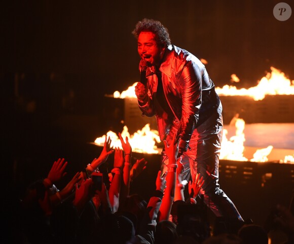 Post Malone le 9 octobre lors des American Music Awards à Los Angeles.