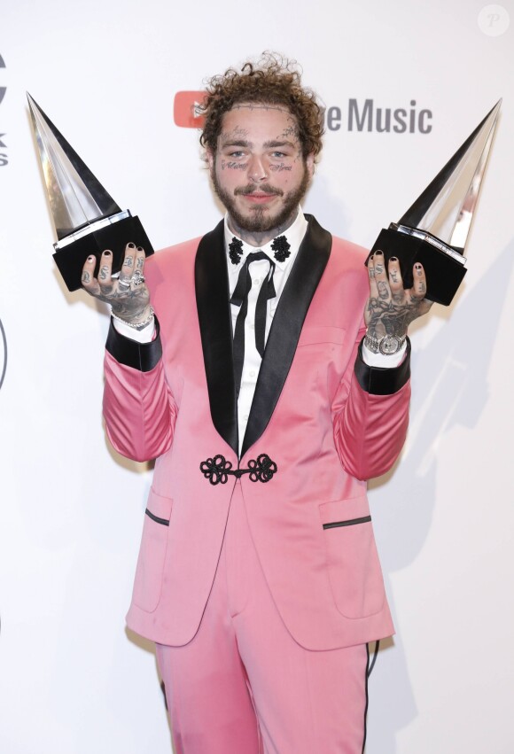 Post Malone le 9 octobre lors des American Music Awards à Los Angeles.