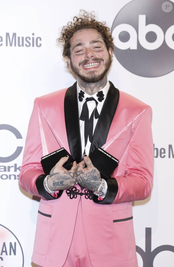 Post Malone le 9 octobre lors des American Music Awards à Los Angeles.