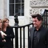 Simon Fuller quitte le défilé Victoria Beckham à Londres lors de la Fashion Week le 16 septembre 2018.