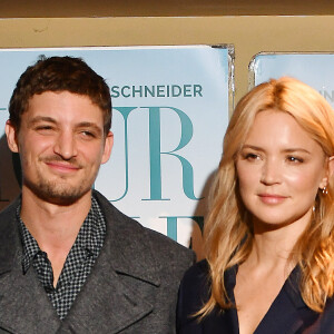 Niels Schneider et Virginie Efira lors de la première d'Un Amour Impossible à Paris le 5 novembre 2018.