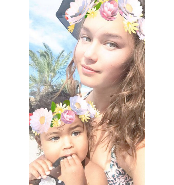 Alaina Housley, la nièce de Tamera Mowry, avec la fille de cette dernière, Ariah, sur une photo publiée sur Instagram en juillet 2017