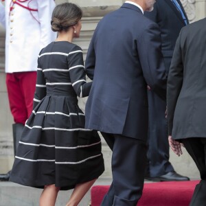 Le roi Felipe VI et la reine Letizia d'Espagne ont été accueillis au Pérou lors de leur visite officielle par le président du Pérou Martin Alberto Vizcarra et sa femme Maribel Diaz Cabello à Lima le 12 novembre 2018.