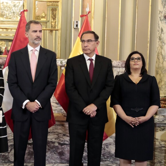 Le roi Felipe VI et la reine Letizia d'Espagne au palais du gouvernement du Pérou à Lima le 12 novembre 2018, où ils ont été accueillis au premier jour de leur visite officielle par le président du Pérou Martin Vizcarra et sa femme Maribel Carmen Diaz.