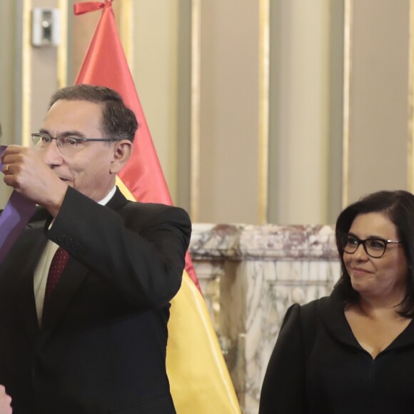 Le roi Felipe VI et la reine Letizia d'Espagne au palais du gouvernement du Pérou à Lima le 12 novembre 2018, où ils ont été accueillis au premier jour de leur visite officielle par le président du Pérou Martin Vizcarra et sa femme Maribel Carmen Diaz.