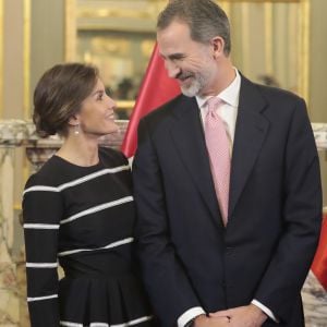 Le roi Felipe VI et la reine Letizia d'Espagne au palais du gouvernement du Pérou à Lima le 12 novembre 2018, où ils ont été accueillis au premier jour de leur visite officielle par le président du Pérou Martin Vizcarra et sa femme Maribel Carmen Diaz.