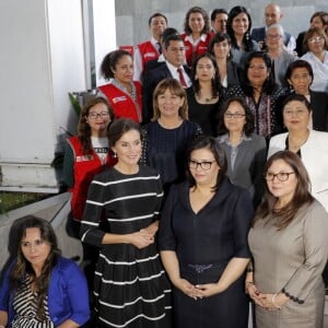 La reine Letizia d'Espagne le 12 novembre 2018 au ministère des Femmes du Pérou à Lima avec la première dame Maribel Carmen Diaz Cabello.