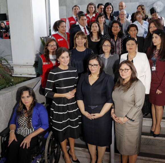La reine Letizia d'Espagne le 12 novembre 2018 au ministère des Femmes du Pérou à Lima avec la première dame Maribel Carmen Diaz Cabello.