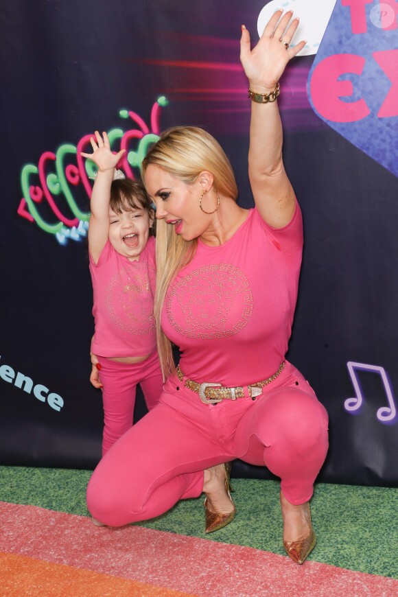 Coco Austin et sa fille Chanel Nicole Marrow assistent à l'inauguration de DreamWork Trolls The Experience à New York. Le 14 novembre 2018.