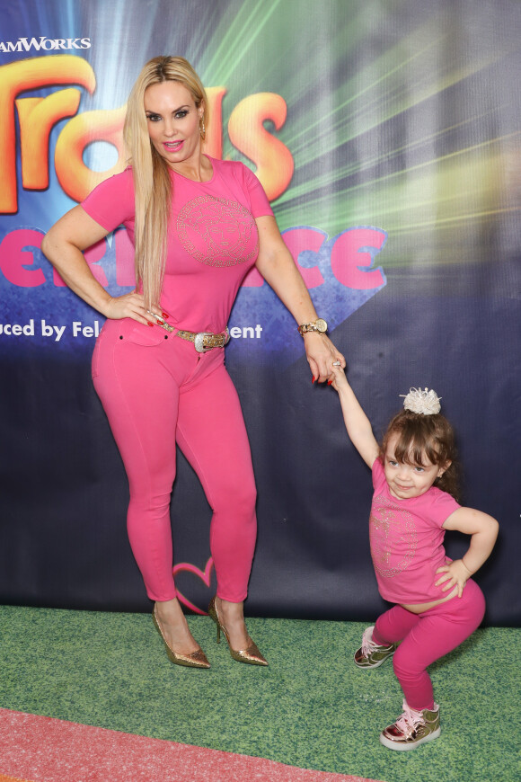 Coco Austin et sa fille Chanel Nicole Marrow assistent à l'inauguration de DreamWork Trolls The Experience à New York. Le 14 novembre 2018.