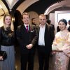 Le chef pâtissier Hugues Pouget (Hugo & Victor) et sa femme avec Makoto Motonakano, président directeur général de l'hôtel Gajoen Tokyo, lors de l'événement A Museum Hotel of Japan Beauty célébrant à Paris le 90e anniversaire de l'hôtel Gajoen Tokyo, le 15 novembre 2018 à la Secret Gallery, rue de Varenne.