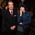 Isabelle Adjani avec Makoto Motonakano, président directeur général de l'hôtel Gajoen Tokyo, lors de l'événement A Museum Hotel of Japan Beauty célébrant à Paris le 90e anniversaire de l'hôtel Gajoen Tokyo, le 15 novembre 2018 à la Secret Gallery, rue de Varenne.