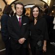 Aure Atika avec Makoto Motonakano, président directeur général de l'hôtel Gajoen Tokyo, lors de l'événement A Museum Hotel of Japan Beauty célébrant à Paris le 90e anniversaire de l'hôtel Gajoen Tokyo, le 15 novembre 2018 à la Secret Gallery, rue de Varenne.