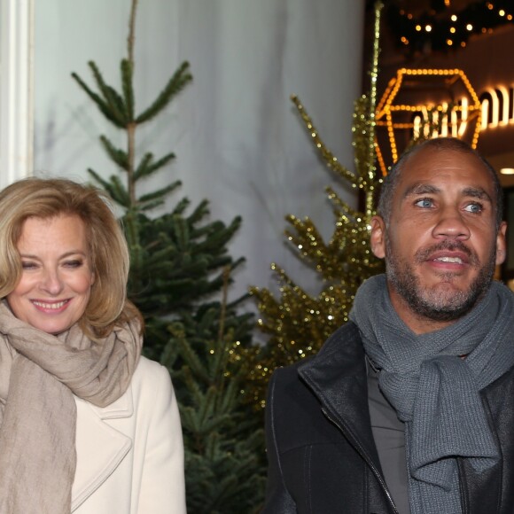 Valérie Trierweiler et son compagnon Romain Magellan lors de la soirée de lancement du "Winter Time 2018" au profit de l'association ELA à l'hôtel Sofitel rue du Faubourg Saint-Honoré à Paris, France, le 15 Novembre 2018. Les festivités débutent par le lancement des illuminations de Noël de la rue du Faubourg Saint-Honoré et ensuite d'une soirée privée au Sofitel. Une tombola est ouverte au public afin de récolter des fonds pour l'association et l'intégralité des gains seront reversés à l'association ELA. © Denis Guignebourg/BestImage