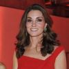 Kate Middleton avec le prince William et le chanteur Tom Walker au dîner de la Royal Foundation organisé le 15 novembre 2018 à Londres.