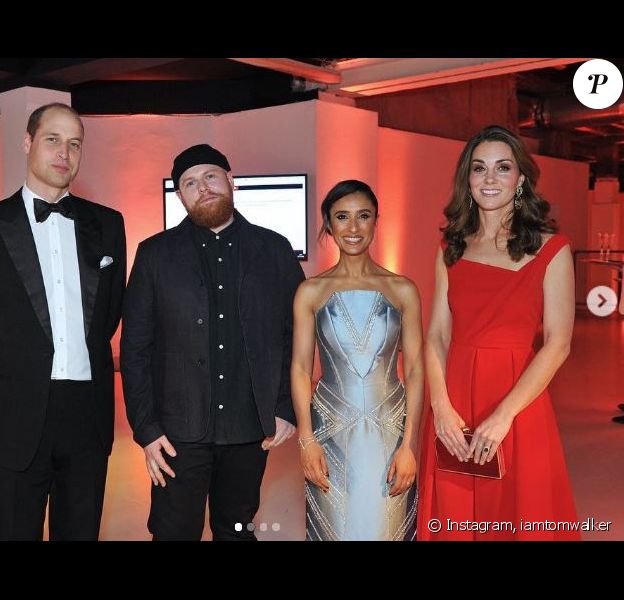 Kate Middleton avec le prince William et le chanteur Tom Walker au dîner de la Royal Foundation organisé le 15 novembre 2018 à Londres.