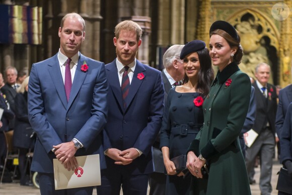 Le prince William, duc de Cambridge, le prince Harry, duc de Sussex et Meghan Markle (enceinte), duchesse de Sussex, Kate Catherine Middleton, duchesse de Cambridge - La famille royale d'Angleterre lors du service commémoratif en l'abbaye de Westminster pour le centenaire de la fin de la Première Guerre Mondiale à Londres. Le 11 novembre 2018.