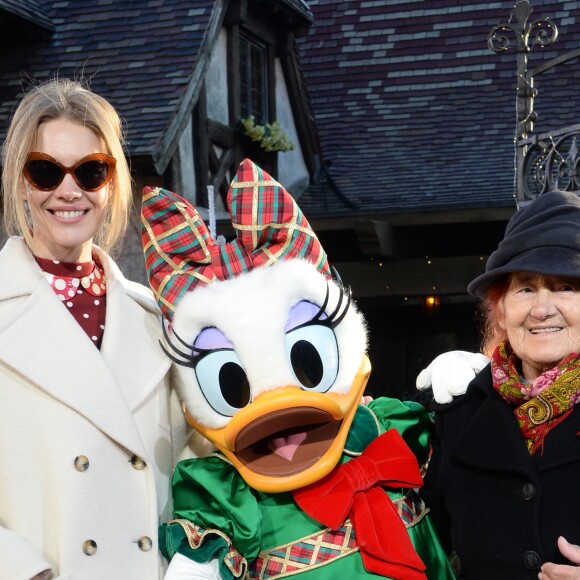 Exclusif - Antoine Arnault et sa compagne Natalia Vodianova avec sa grand-mère - Célébration des 90 ans de Mickey à Disneyand Paris le 17 novembre 2018. La nouvelle saison de Noël célèbrera 90 ans de magie avec Mickey du 10 novembre 2018 au 6 janvier 2019. © Veeren/Bestimage