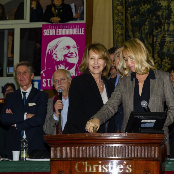 Nathalie Baye, Emmanuelle Béart - 158ème vente aux enchères des vins des Hospices de Beaune, le 18 novembre 2018. © Pierre Perusseau/Bestimage