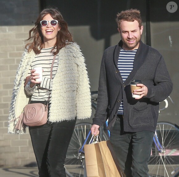 Mandy Moore est allée déjeuner et faire du shopping avec son compagnon Taylor Goldsmith à Hollywood, le 28 novembre 2016