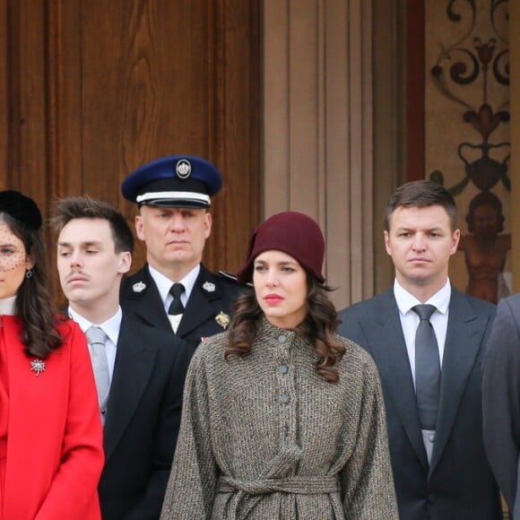 Tatiana Santo Domingo (en rouge), épouse d'Andrea Casiraghi, et Beatrice Borromeo (en beige), femme de Pierre Casiraghi, lors des célébrations de la Fête nationale monégasque, le 19 novembre 2018 au palais princier à Monaco. © Olivier Huitel/Pool restreint Monaco/Bestimage