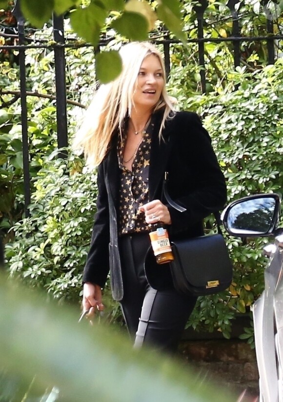 Exclusif - Kate Moss et son compagnon Nikolai von Bismarck à la sortie de leur maison à Londres, Royaume Uni, le 23 septembre 2018.