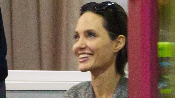 Angelina Jolie radieuse au karaté avec Vivienne et complice avec le prof