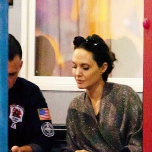 Exclusif - Angelina Jolie assiste, très souriante, à un cours de karaté de Vivienne à Los Angeles, le 19 novembre 2018