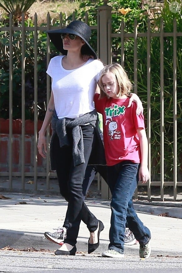 Exclusif - Angelina Jolie avec Vivienne à Los Angeles, le 17 novembre 2018