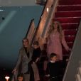 Ivanka Trump, ses enfants et sa soeur Tiffany Trump descendent de l'avion Air Force One lors de leur arrivée en Floride pour les fêtes de Thanksgiving, le 20 novembre 2018.