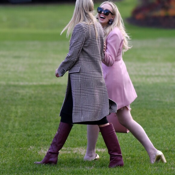 Ivanka et Tiffany Trump quittent la Maison-Blanche pour se rendre en Floride pour les fêtes de Thanksgiving, le 20 novembre 2018.