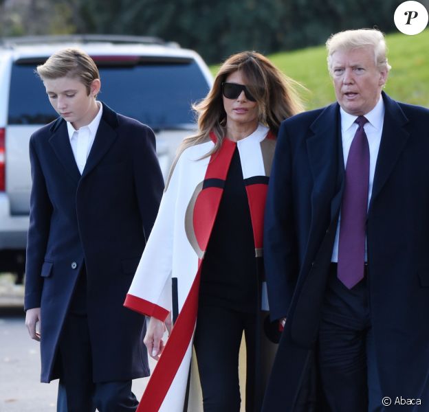 Donald, Melania et Barron Trump quittent la Maison-Blanche pour se rendre en Floride pour les fêtes de Thanksgiving, le 20 novembre 2018.