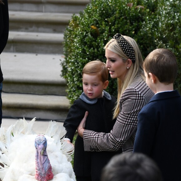 Ivanka Trump et ses enfants lancent les festivités de Thanksgiving à la Maison-Blanche, le 20 novembre 2018.