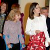 La reine Letizia d'Espagne, en haut Hugo Boss et jupe Carolina Herrera, lors du 100e anniversaire de l'école d'infirmières et de l'hôpital central de la Croix-Rouge espagnole, le 20 novembre 2018 au Cercle des Beaux-Arts à Madrid.