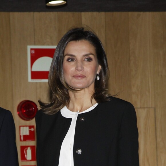 La reine Letizia d'Espagne lors du 10e anniversaire des Prix de l'intégration BBVA, le 22 novembre 2018 au siège de l'organisme bancaire à Madrid.