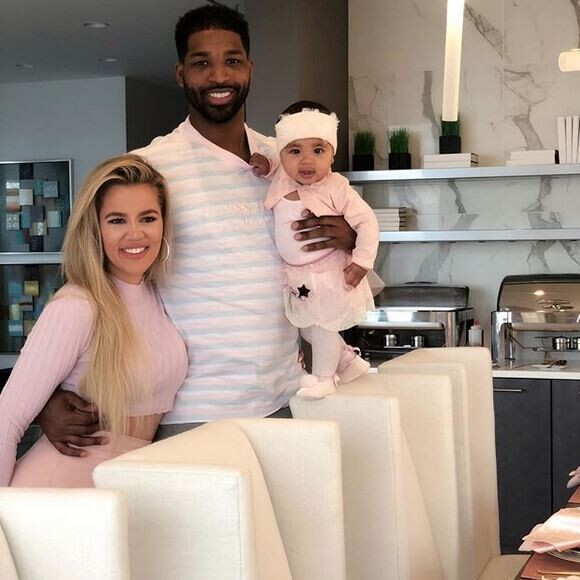 Khloé Kardashian, Tristan Thompson et leur fille True fêtent Thanksgiving. Novembre 2018.