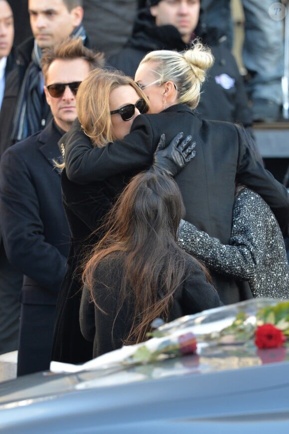 David Hallyday, Laura Smet, Laeticia Hallyday et ses filles Joy et Jade - Arrivées des personnalités en l'église de La Madeleine pour les obsèques de Johnny Hallyday à Paris le 8 decembre 2017. © Veeren/Bestimage